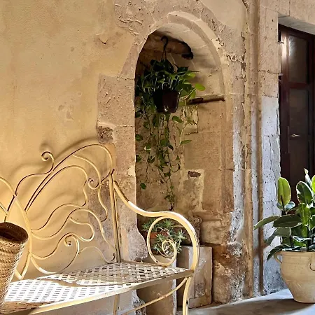 La Dimora Delle Ninfe Apartment *